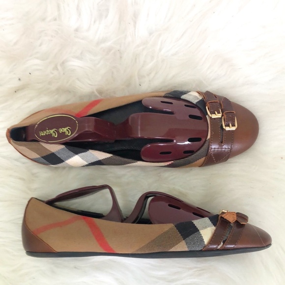 Burberry Women's Brown Checkered Buckle Ballet Flats Shoes Size 6 Made In Italy - Picture 1 of 6